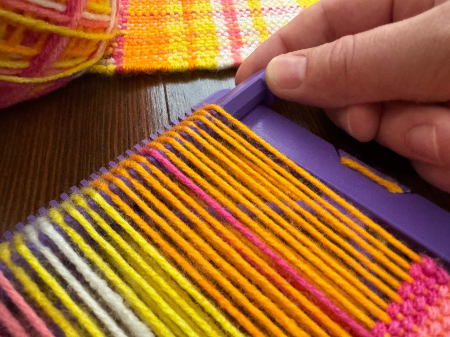Pocket Loom Weaving Kit 4"x4" 8-dent