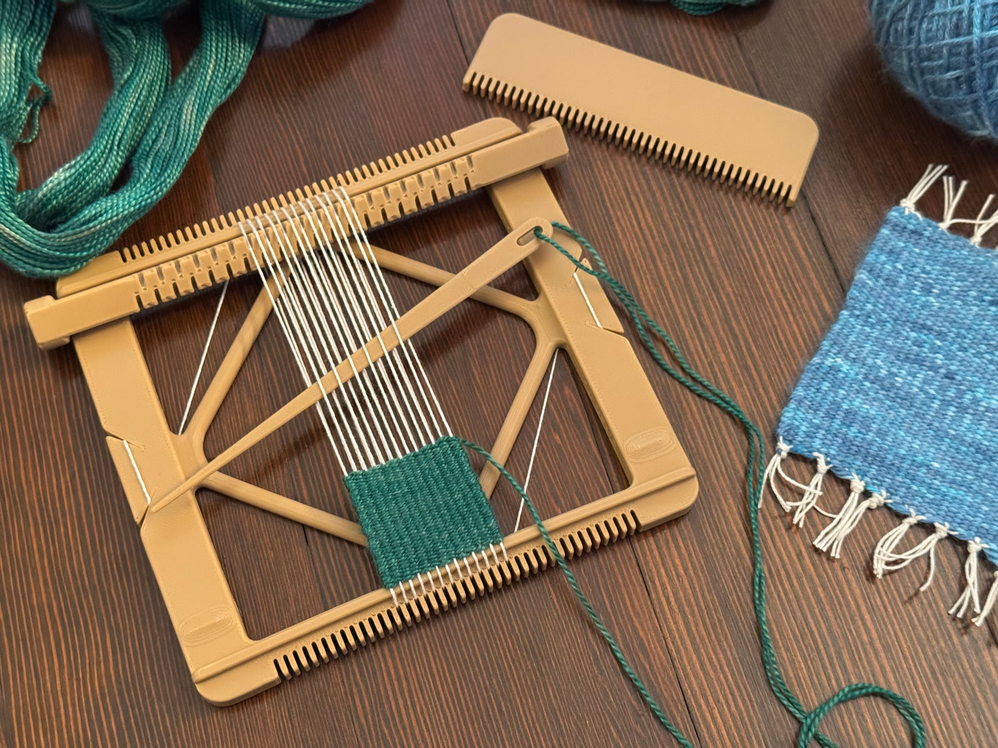 Pocket Loom Weaving Kit 4"x4" Customizable dent