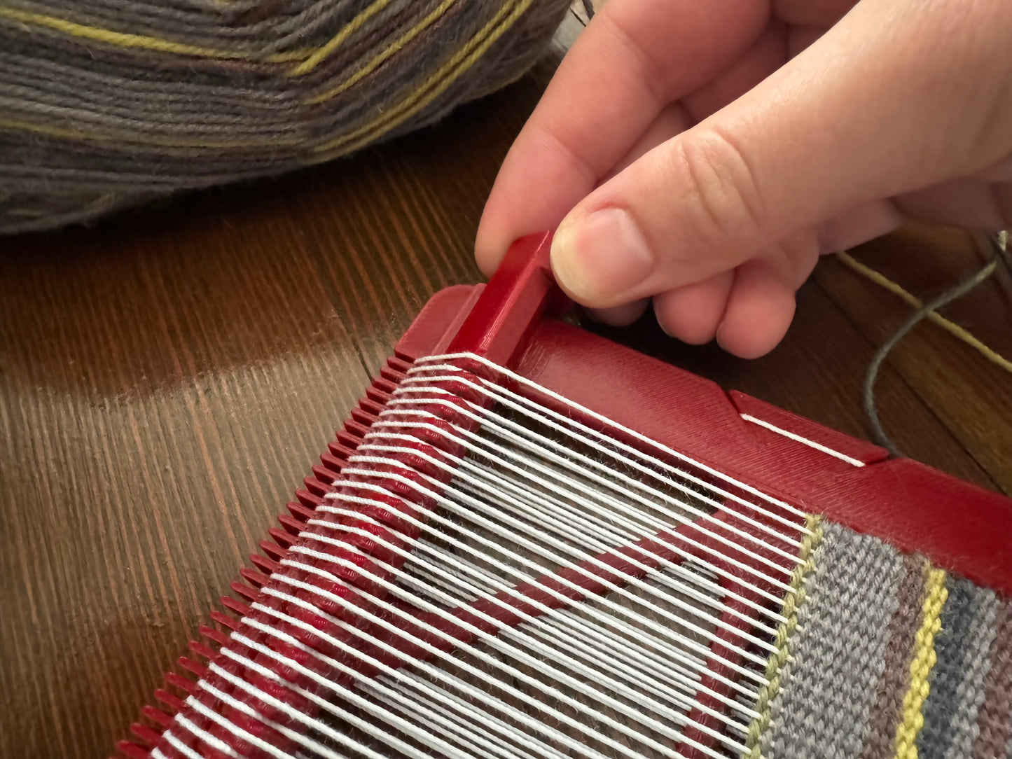 Pocket Loom Weaving Kit 4"x4" 12-dent