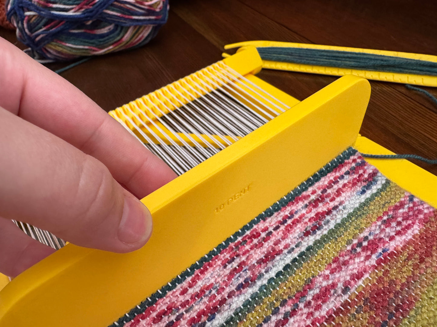 Pocket Loom Weaving Kit 4"x4" 10-dent
