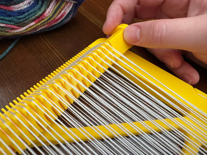 Pocket Loom Weaving Kit 4"x4" 10-dent