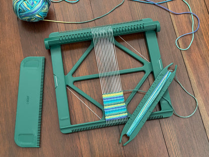 Pocket Loom Weaving Kit 7"x7" 8-dent