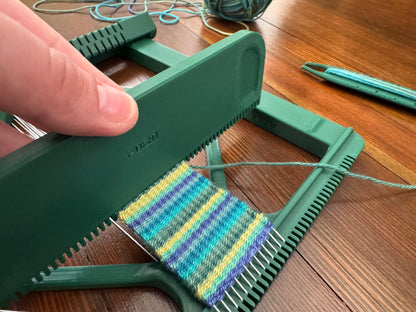 Pocket Loom Weaving Kit 7"x7" 8-dent