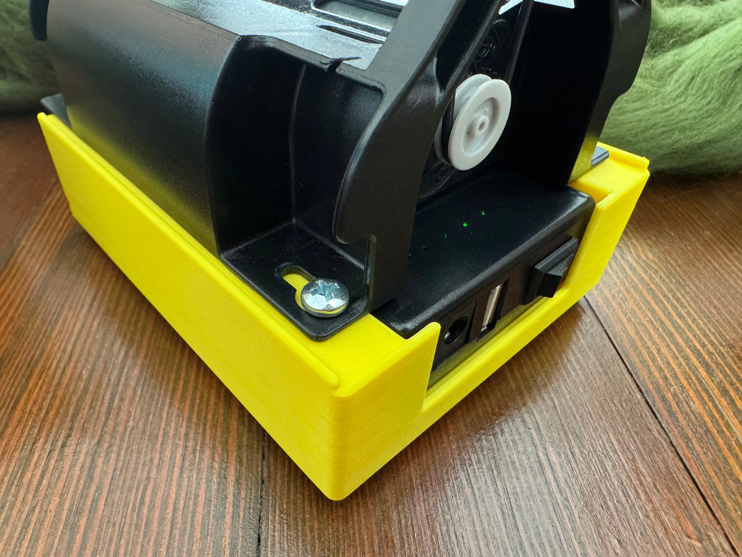 Electric Eel Wheel Nano Battery & Tripod Base