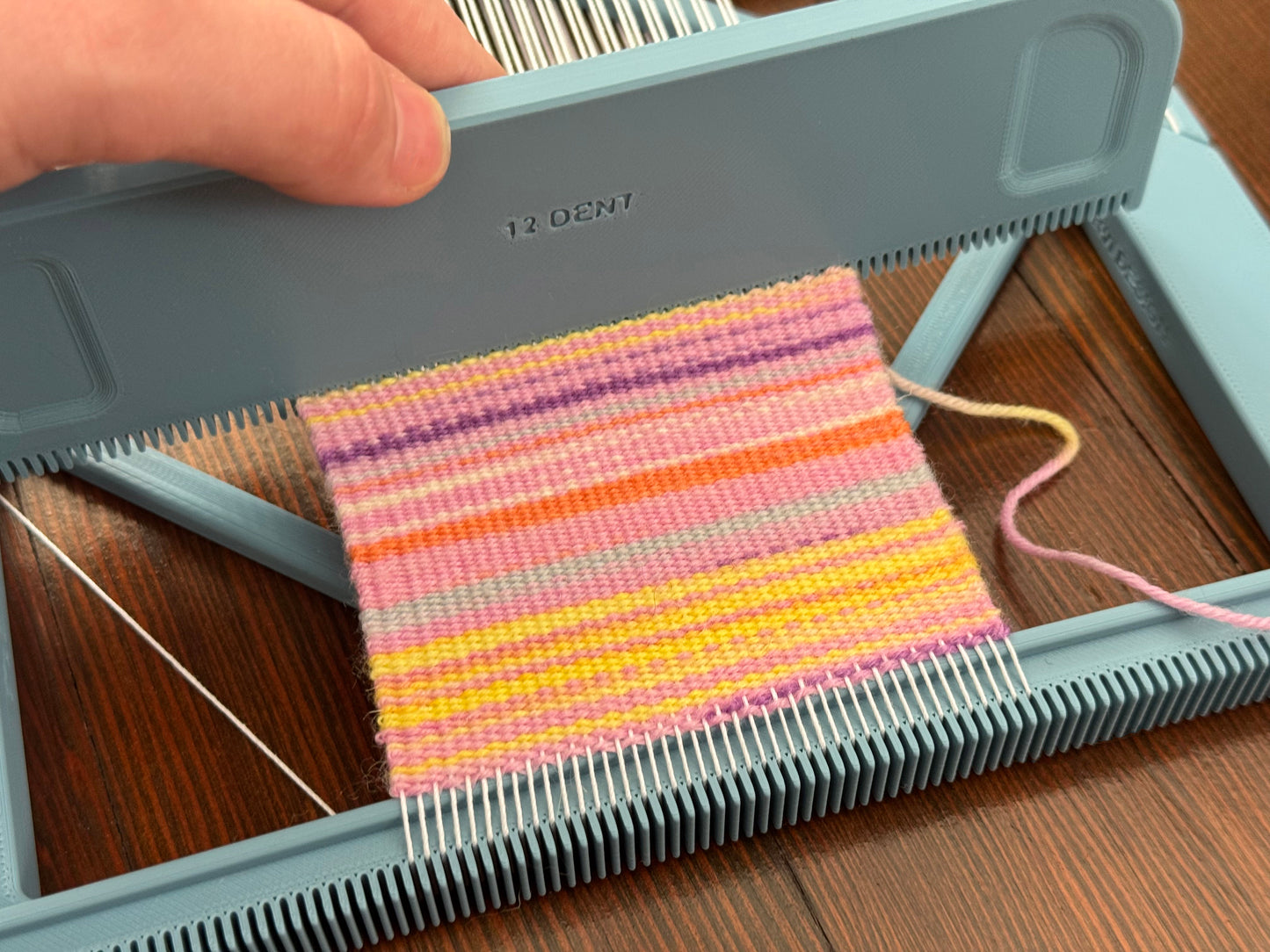 Pocket Loom Weaving Kit 7"x7" 12-dent