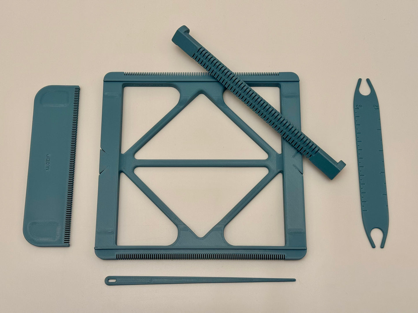 PHOTO SAMPLE Pocket Loom Weaving Kit 7"x7" 12-dent